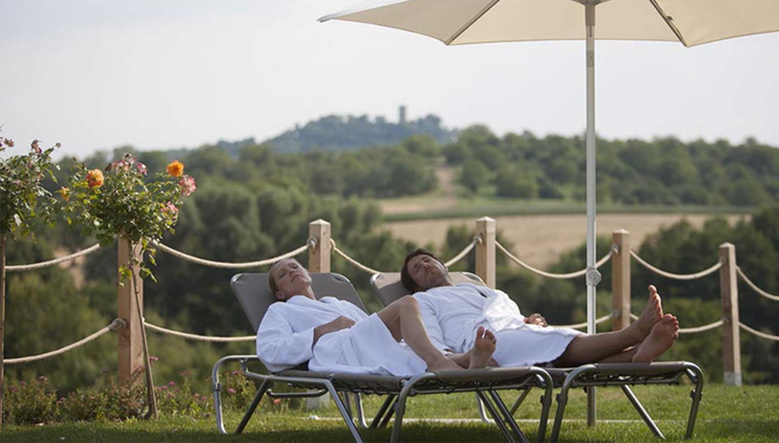 Unser Außenmobiliar für Bäder und Wellness